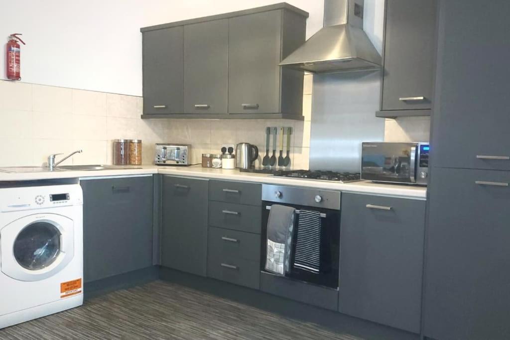 פרסטון 2 Bedroom City Centre Duplex Apt מראה חיצוני תמונה